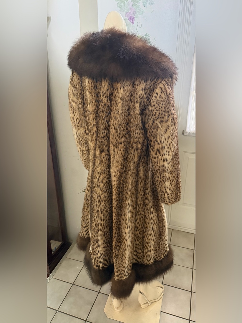 Spotted Real Fur Coat - Picture 4 of 6